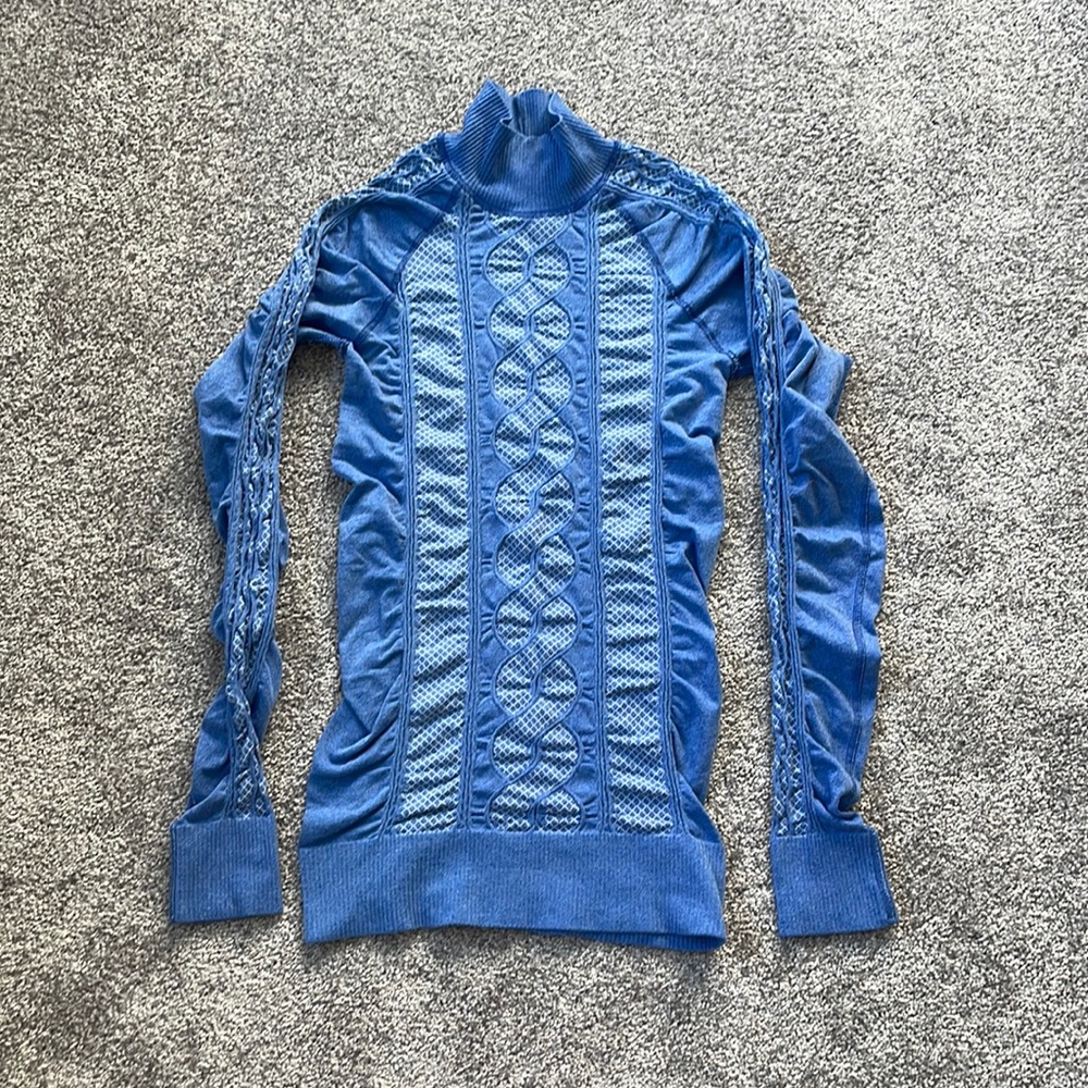 Athleta blue compression top size  M